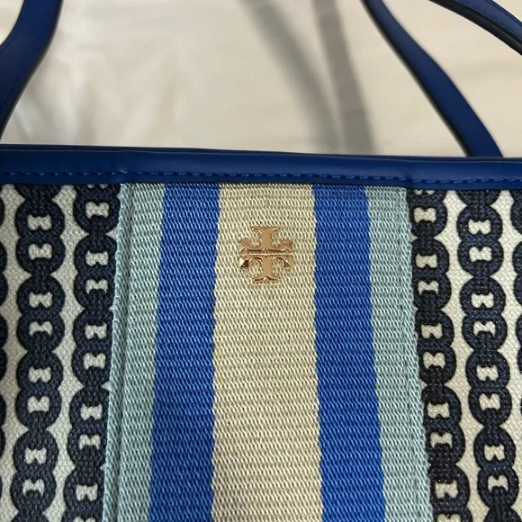 Tory Burch Navy and Cream Patterned Tote - Picture 3 of 9